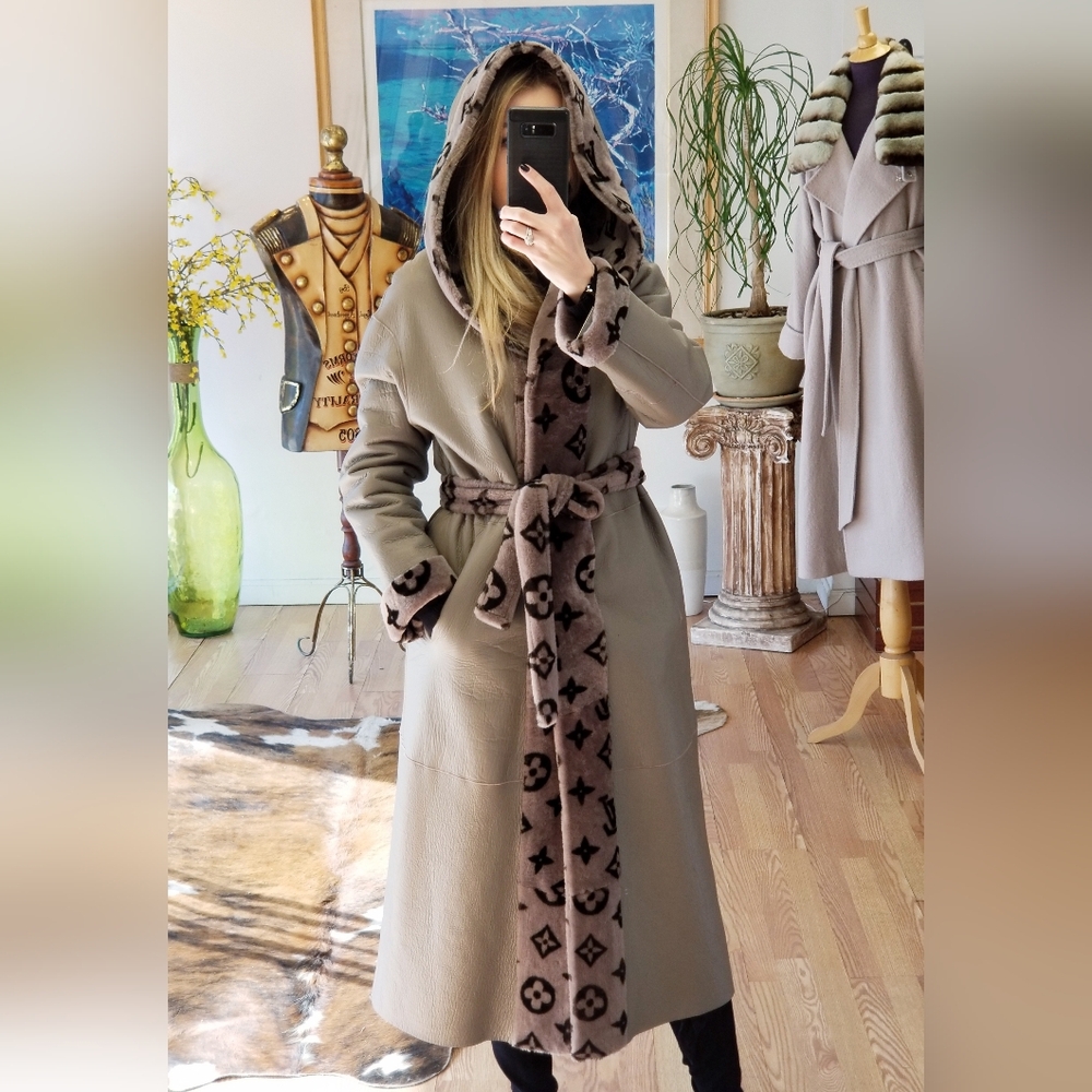 $2695 Reversible Hooded Real Shearling Coat with LV Logo Print - Picture 5 of 10